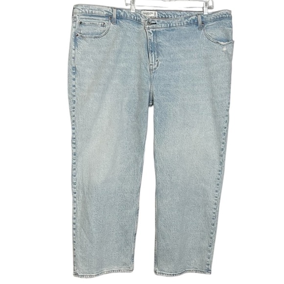 Abercrombie & Fitch The 90’s Relaxed High Rise Jeans Light Wash Size 37/24S NWT - Picture 2 of 10
